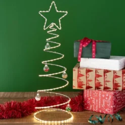 Maisons Du Monde Sapins De Noël Déco De Noël Sapin Spirale Lumineux En Métal -Luminaires Soldes 202 deco de noel sapin spirale lumineux en metal 1000 16 30 196502 2
