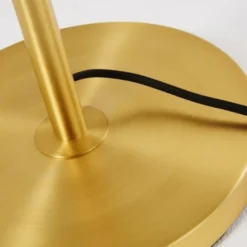 Maisons Du Monde Lampadaires Lampadaire En Métal Doré Et 6 Globes En Verre H160 -Luminaires Soldes 202 lampadaire en metal dore et 6 globes en verre h160 1000 10 38 182488 5