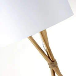 Maisons Du Monde Lampadaires Lampadaire Trépied En Bambou Abat-jour Blanc H154 -Luminaires Soldes 202 lampadaire trepied en bambou abat jour blanc h154 1000 0 39 201144 2