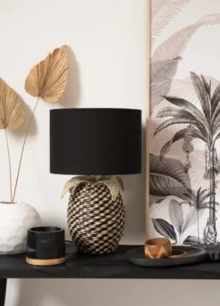 Maisons Du Monde Lampes à Poser Lampe En Bambou Tressé Et Abat-jour En Fibre Végétale Noire -Luminaires Soldes 202 lampe en bambou tresse et abat jour en fibre vegetale noire 1000 8 4 223864 2