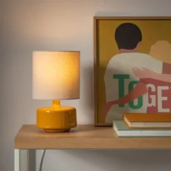 Maisons Du Monde Lampes à Poser Lampe En Céramique Jaune Et Abat-jour En Coton écru -Luminaires Soldes 202 lampe en ceramique jaune et abat jour en coton ecru 1000 14 1 225009 3