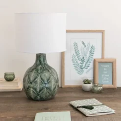 Maisons Du Monde Lampes à Poser Lampe En Céramique Verte Abat-jour En Coton Blanc -Luminaires Soldes 202 lampe en ceramique verte abat jour en coton blanc 1000 0 32 171904 7