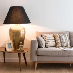 Maisons Du Monde Lampes à Poser Lampe En Métal Bronze Et Abat-jour Noir -Luminaires Soldes 202 lampe en metal bronze et abat jour noir 1000 1 6 177413 10