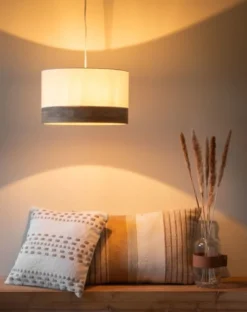 Maisons Du Monde Suspensions Suspension Tambour En Coton Beige Et Chêne -Luminaires Soldes 202 suspension tambour en coton beige et chene 1000 12 9 204148 2